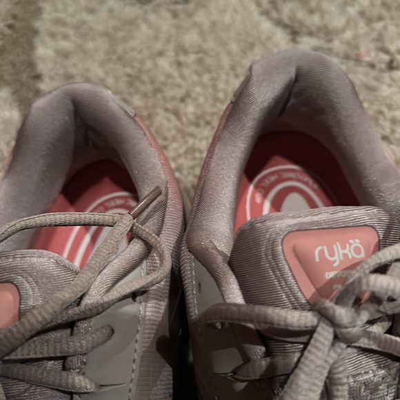 Ryka Devo plus 2 women’s sneakers size 10 M SLVR CLD color - Picture 8 of 12